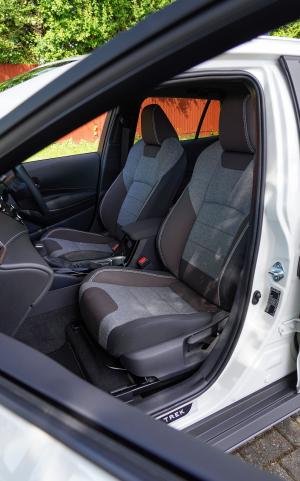 Toyota Corolla Trek Hybrid 2020 года  (UK)